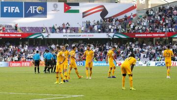 XAH10. Al Ain (United Arab Emirates), 06/01/2019.- Players of Australia reacts after losing the 2019 AFC Asian Cup group B preliminary round match between Australia and Jordan in Al Ain, United Arab Emirates, 06 January 2019. (Jordania, Emiratos &Aacute;r