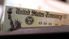 Cheque del Departamento del Tesoro v&iacute;a Getty Images.
