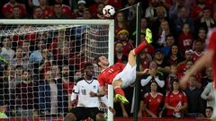 Soccer Football - 2018 World Cup Qualifications - Europe - Wales vs Austria - Cardiff, Britain - September 2, 2017   Wales&#039; Gareth Bale shoots at goal with an overhead kick   REUTERS/Rebecca Naden