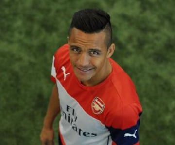 Alexis Sánche en su presentación como jugador del Arsenal, un 10 de julio del 2014.