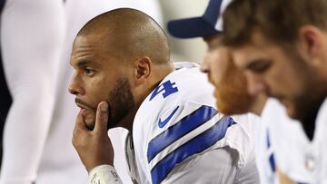 SANTA CLARA, CALIFORNIA - OCTOBER 08: Dak Prescott #4 of the Dallas Cowboys reacts on the bench during the fourth quarter against the San Francisco 49ers at Levi's Stadium on October 08, 2023 in Santa Clara, California. Ezra Shaw/Getty Images/AFP (Photo by EZRA SHAW / GETTY IMAGES NORTH AMERICA / Getty Images via AFP)