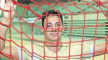 <b>IMBATIBLE. </b>Juanjo es un gran seguro en la tanda de penaltis. Antes, Interviú le hará sudar de lo lindo.