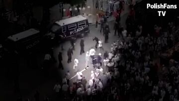 Los ultras polacos acusan a la polic¨ªa de iniciar los disturbios