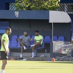 Manolo Gaspar habla con Adrián en plena época de reajustes salariales