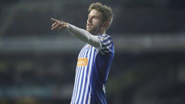 El centrocampista de la Real Sociedad, Asier Illarramendi, durante un partido.