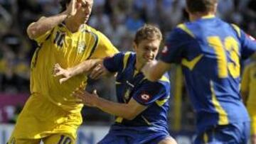 <b>ESTRELLAS.</b> Ibrahimovic no se reencontró con Shevchenko al ser baja el delantero del Chelsea. El sueco no vio puerta y vio como su selección perdía su último partido serio antes de la Eurocopa.