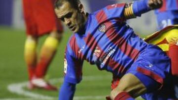 Juanfran, en un partido ante el Barça.