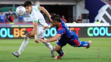 Futbol, Universidad de Chile vs Audax Italiano
Fecha 1, Liga de primera 2026.
El jugador de Universidad de Chile Octavio Rivero, derecha, disputa el balon contra Enzo Ferrario de Audax Italiano durante un partido de la liga de primera disputado en el estadio Nacional en Santiago, Chile.
30/01/2026
Felipe Zanca/Photosport
Football, Universidad de Chile vs Audax Italiano
First date, 2026 First division league.
Universidad de ChileÕs player Octavio Rivero, right, vies for the ball against Enzo Ferrario of Audax Italiano during a first division league match at the Nacional stadium in Santiago, Chile
30/01/2026
Felipe Zanca/Photosport