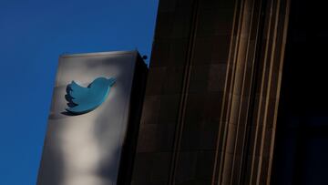FILE PHOTO: Twitter corporate headquarters building is seen in downtown San Francisco, California, U.S. November 21, 2022. REUTERS/Carlos Barria/File Photo