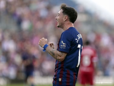 El centrocampista es uno de los pilares del equipo. Además de construcción, la llegada al área es otro de sus fuertes. Anotó un gol contra el Cartagena.