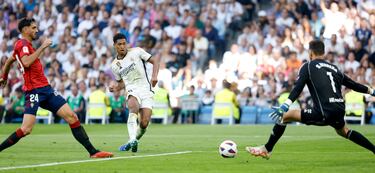 Suma y sigue, es que está imparable. Ahora fue Valverde el que dio un toque sutil al balón para dejar a Jude Bellingham ante Sergio Herrera, al que logra batir por segunda vez, firmando así su doblete.