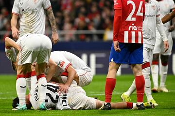 El conjunto bilbaíno consiguío la victoria en el Metropolitano gracias a un gol de penalti que transformó Berenguer. La acción vino gracias a una durísima entrada de Reinildo sobre Prados. Los jugadores del Athletic reclamaron que el VAR no expulsase a Reinildo por la entrada.