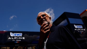 Flavio Briatore, delante del 'hospitality' de Alpine en el GP de Espa?a de F1.