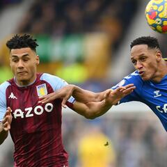 Yerry Mina, exigido como capitán en derrota del Everton