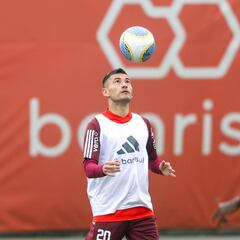 Charles Aránguiz vuelve