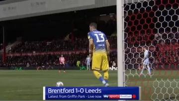 El insólito error del arquero de Leeds que hizo sufrir a Bielsa