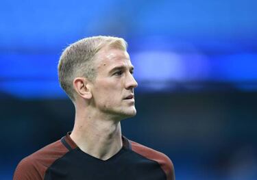 Claudio Bravo joins Man City as Hart's replacement