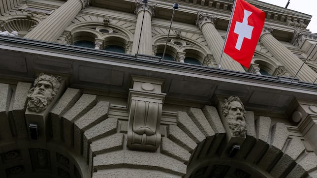 Ni España, ni Francia: el país europeo que ha rechazado que aviones militares de EE.UU. sobrevuelen su territorio