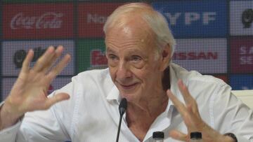 Menotti: "Sigo soñando con una selección de la gente"