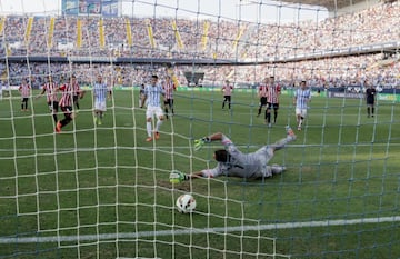 El primer gol de la temporada llegó de parte de Luis Alberto de penalti, en el minuto 35 del partido que enfrentó al Málaga y el Athletic Club. Gol que sirvió para que el Málaga se llevara los tres primeros puntos de la temporada. 