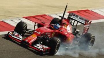 Alonso rueda en Bahrain.