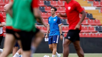 27/08/2025 ENTRENAMIENTO RAYO VALLECANO
IÑIGO PEREZ ENTRENADOR