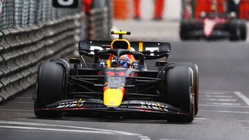 Sergio P&eacute;rez (Red Bull RB18) y Carlos Sainz (Ferrari F1-75). M&oacute;naco, F1 2022.