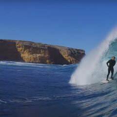 Surf en solitario pero con tiburones: ¿compensa?