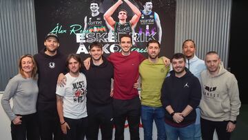 Reyes, con los asistentes en su despedida