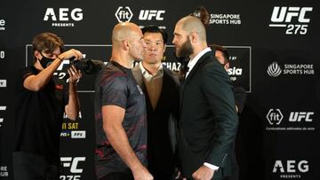 Glover Teixeira y Jiri Prochazka, en la rueda de prensa previa al UFC 275.