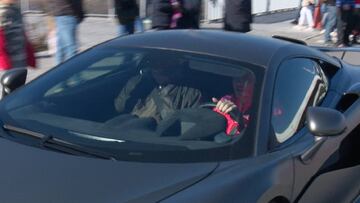 Lucas, a lo Fernando Alonso: salió del Wanda al volante de un despampanante McLaren