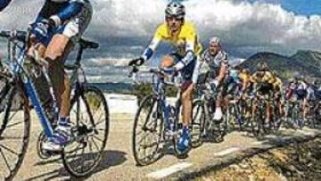 <B>LÍDER EFÍMERO.</B> Dario Frigo perdió el jersey amarillo camino de Villajoyosa.