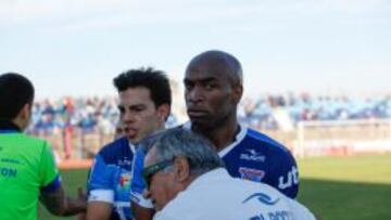 Emilio Rentería recibió el apoyo de sus compañeros y de varios futbolistas.