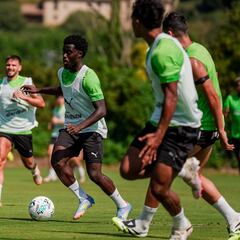 El Girona arregla su puerta giratoria