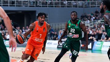 Athens (Greece), 23/11/2023.- Panathinaikos' Jerian Grant (R) in action against Valencia's Chris Jones (L) during the EuroLeague basketball match between Panathinaikos and Valencia, in Athens, Greece, 23 November 2023 (Baloncesto, Euroliga, Grecia, Atenas) EFE/EPA/GEORGIA PANAGOPOULOU
