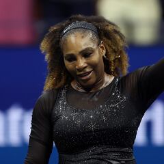 What are some of Serena Williams’ best and most iconic tennis outfits?