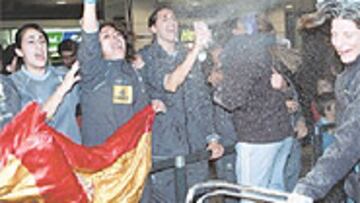 <b>EUFORIA.</b> El equipo júnior recibió a lo grande a las olímpicas.