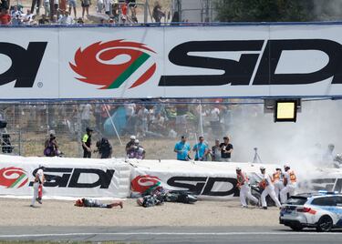 Caída del piloto francés en la curva 2 del Gran Premio de España de Moto GP.