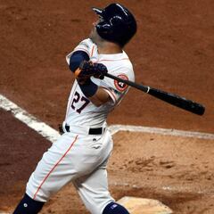 Houston se rinde a Altuve: tres jonrones ante Boston