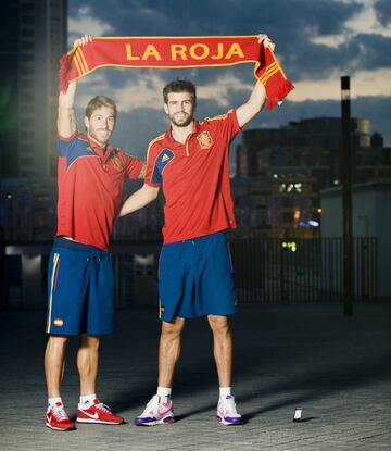 Durante la Eurocopa disputó 6 partidos formando, junto a Sergio Ramos, una pareja de centrales destinada a liderar a la selección española durante los próximos años. En la Eurocopa de 2012 España encajó únicamente un gol durante todo el campeonato. La pareja de centrales fue parte esencial para conseguir este hito. 