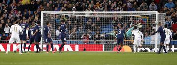 Gareth Bale, en un lanzamiento de falta directa en el minuto 94, estrell¨® el bal¨®n en el palo izquierdo de la porter¨ªa de Keylor Navas.