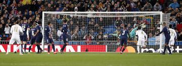 Gareth Bale, en un lanzamiento de falta directa en el minuto 94, estrelló el balón en el palo izquierdo de la portería de Keylor Navas.