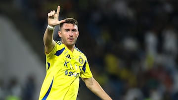 Aymeric Laporte celebrates con el Al-Nassr.