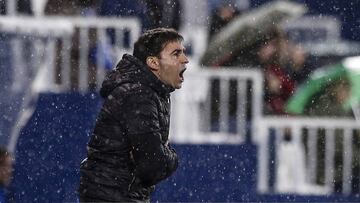 Asier Garitano, dirigiendo al Leganés.