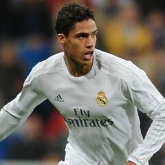 Varane medita su salida:
United y Bayern lo quieren