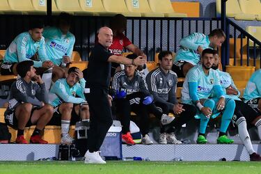 Dos muros frente a frente