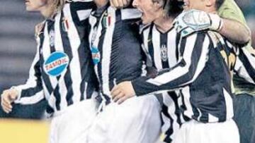 <b>UN MURO. </b>Nedved, Buffon, Cannavaro... La Juve es un equipo de fuerza física.