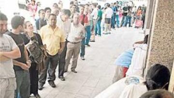 <b>AMBIENTAZO. </b>Durante todo el día de ayer, se produjeron colas en las taquillas del Calderón.