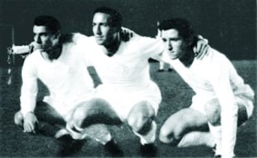 El 28 de enero de 1959 los tres hemanos Gento (Julio, Paco y Antonio) jugaron juntos un amistoroso ante el Zúrich (5-2). Julio jugaba en el Plus Ultra y Antonio en el juvenil.