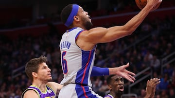 DETROIT, MICHIGAN - JANUARY 05: Bruce Brown #6 of the Detroit Pistons drives past Kyle Korver #26 of the Utah Jazz during the first half at Little Caesars Arena on January 05, 2019 in Detroit, Michigan. NOTE TO USER: User expressly acknowledges and agrees that, by downloading and or using this photograph, User is consenting to the terms and conditions of the Getty Images License Agreement.   Gregory Shamus/Getty Images/AFP
 == FOR NEWSPAPERS, INTERNET, TELCOS &amp; TELEVISION USE ONLY ==